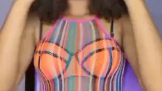 Flashing fat pussy on buzz cast