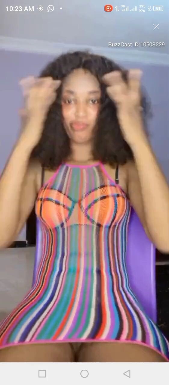 Flashing fat pussy on buzz cast