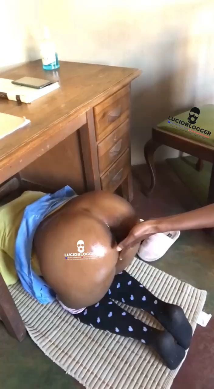 Mzansi school girl porn stuck under the table