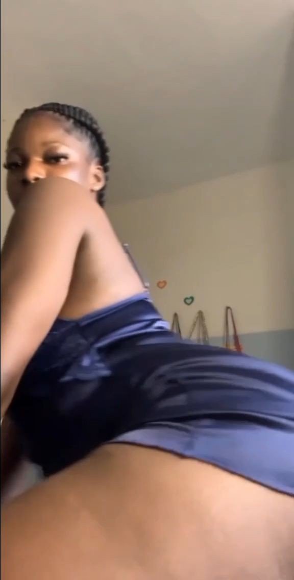 Phat booty twerk & pussy slip.