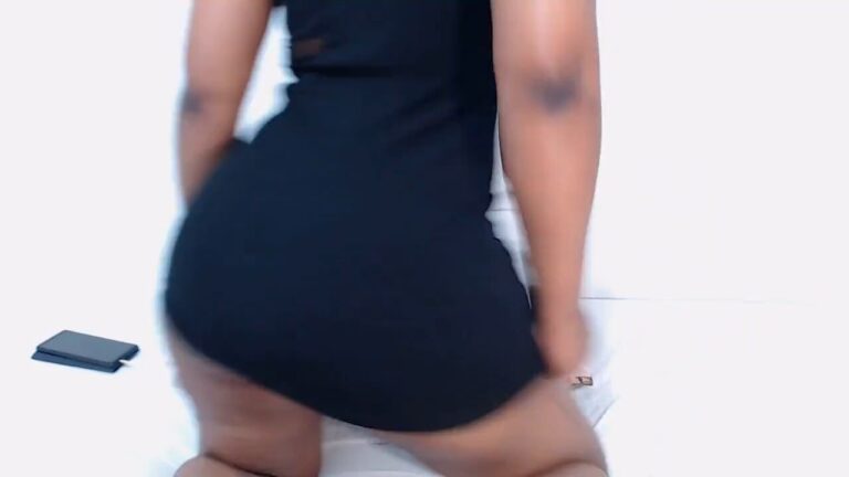 Big black african pussy on this amateur webcam slut.