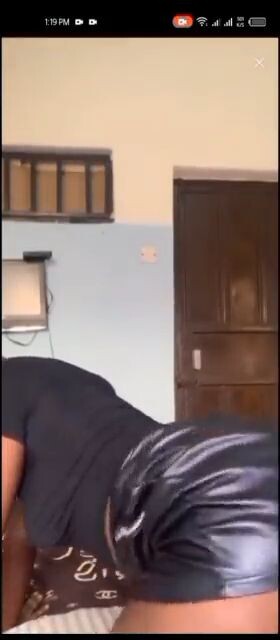 No panties twerk