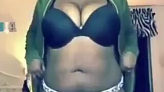 Mzansi video African big tits & big booty slut