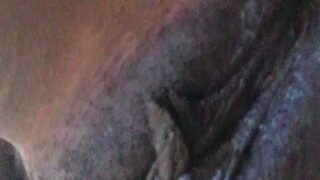 Rubii onlyfans model playing with her pussy.