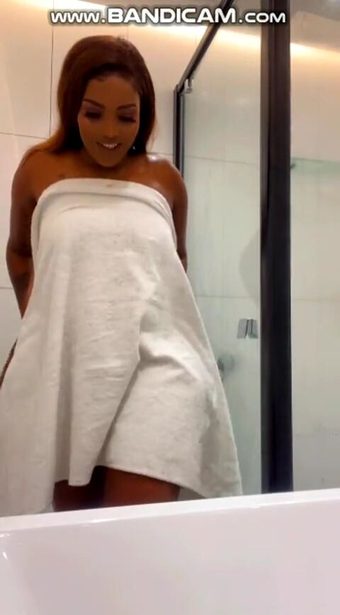 Big booty in the shower!