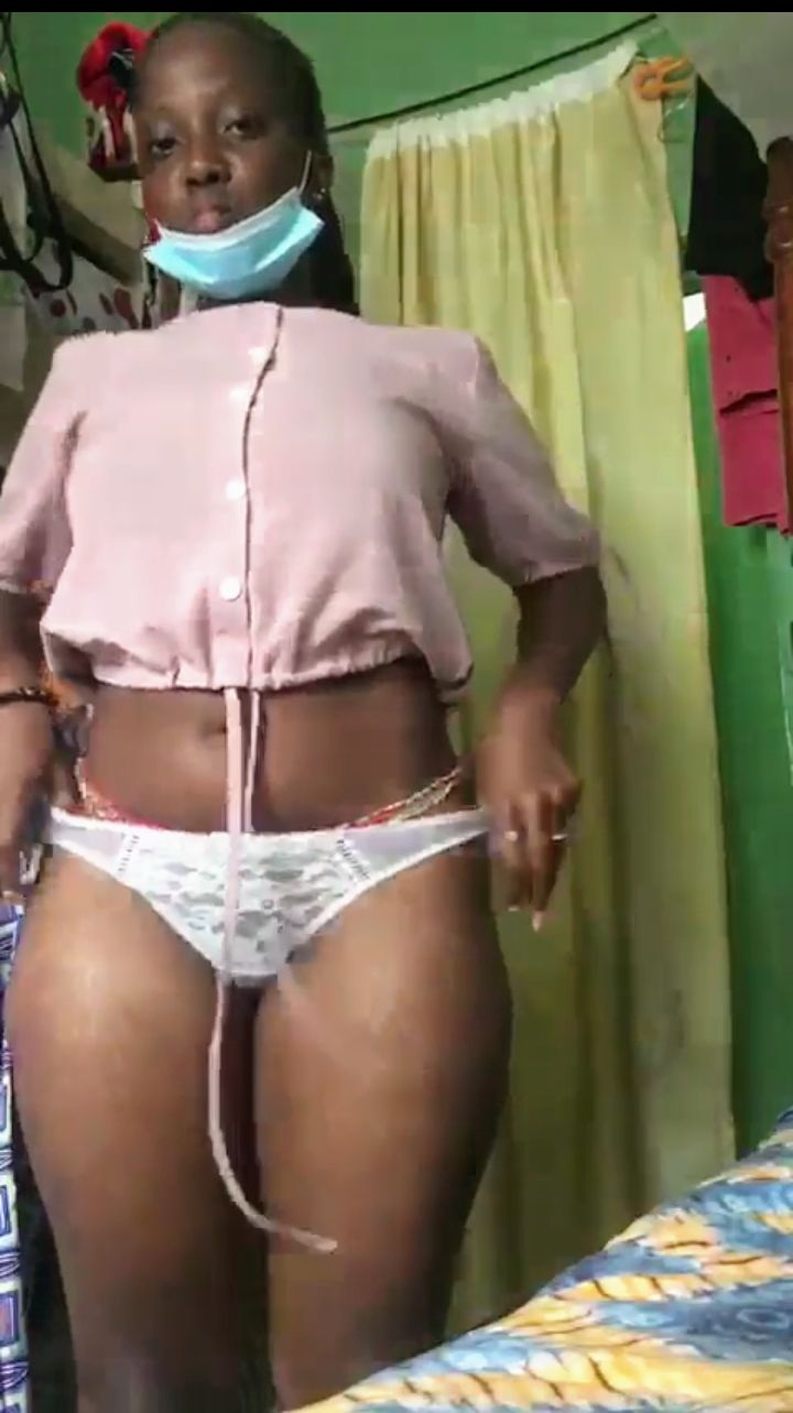 Mubs trending video student leaves guys horny over her Laeked video.