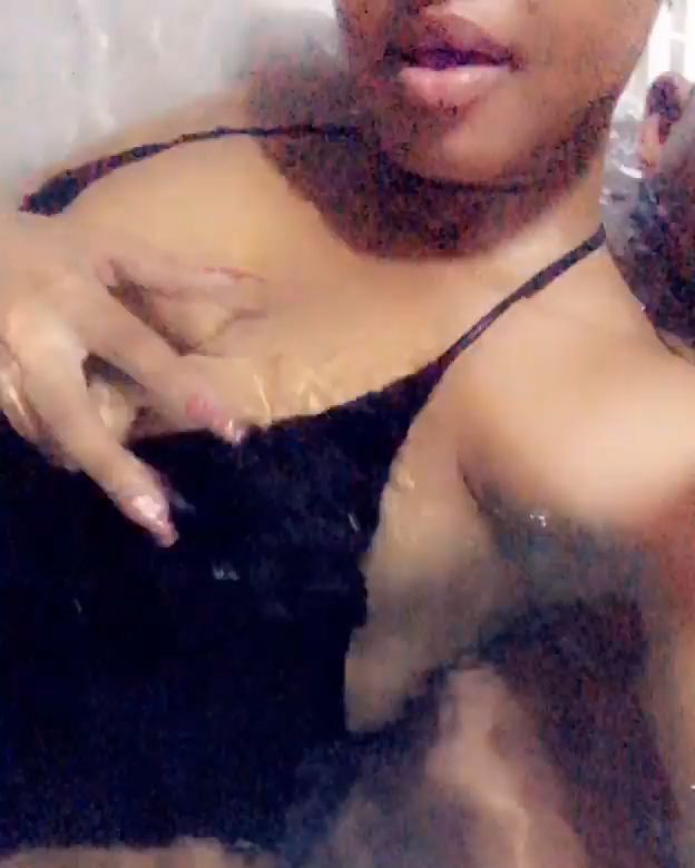 Babes wodumo trending video in a jacuzzi with Mampintsha.