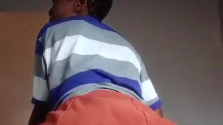 Asanda in a short skirt!